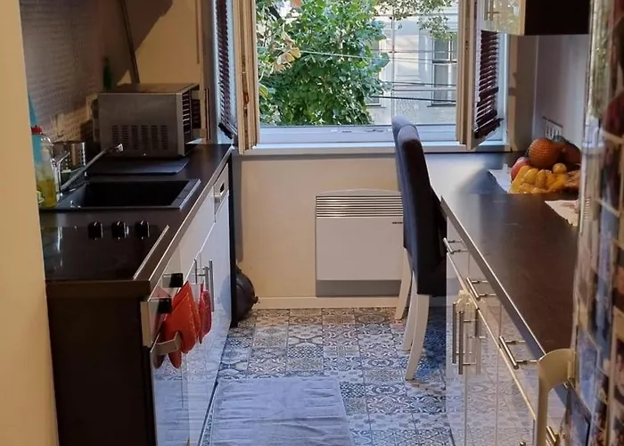 City Home Stay- 8 Min To City Center